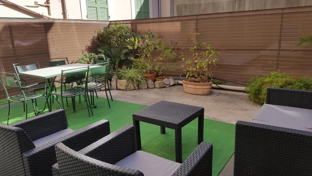 Studios Parisiens Κάννες Εξωτερικό φωτογραφία